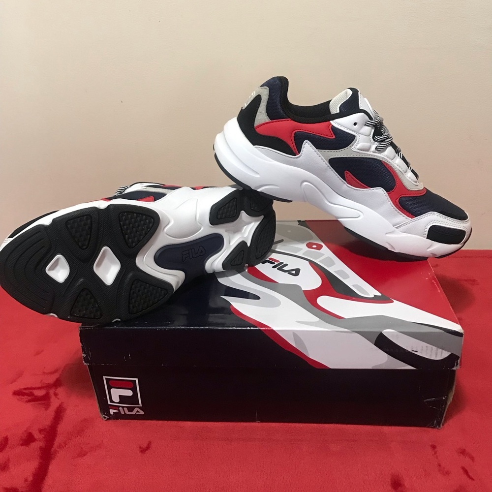 (SOLD) FILA: Luminance